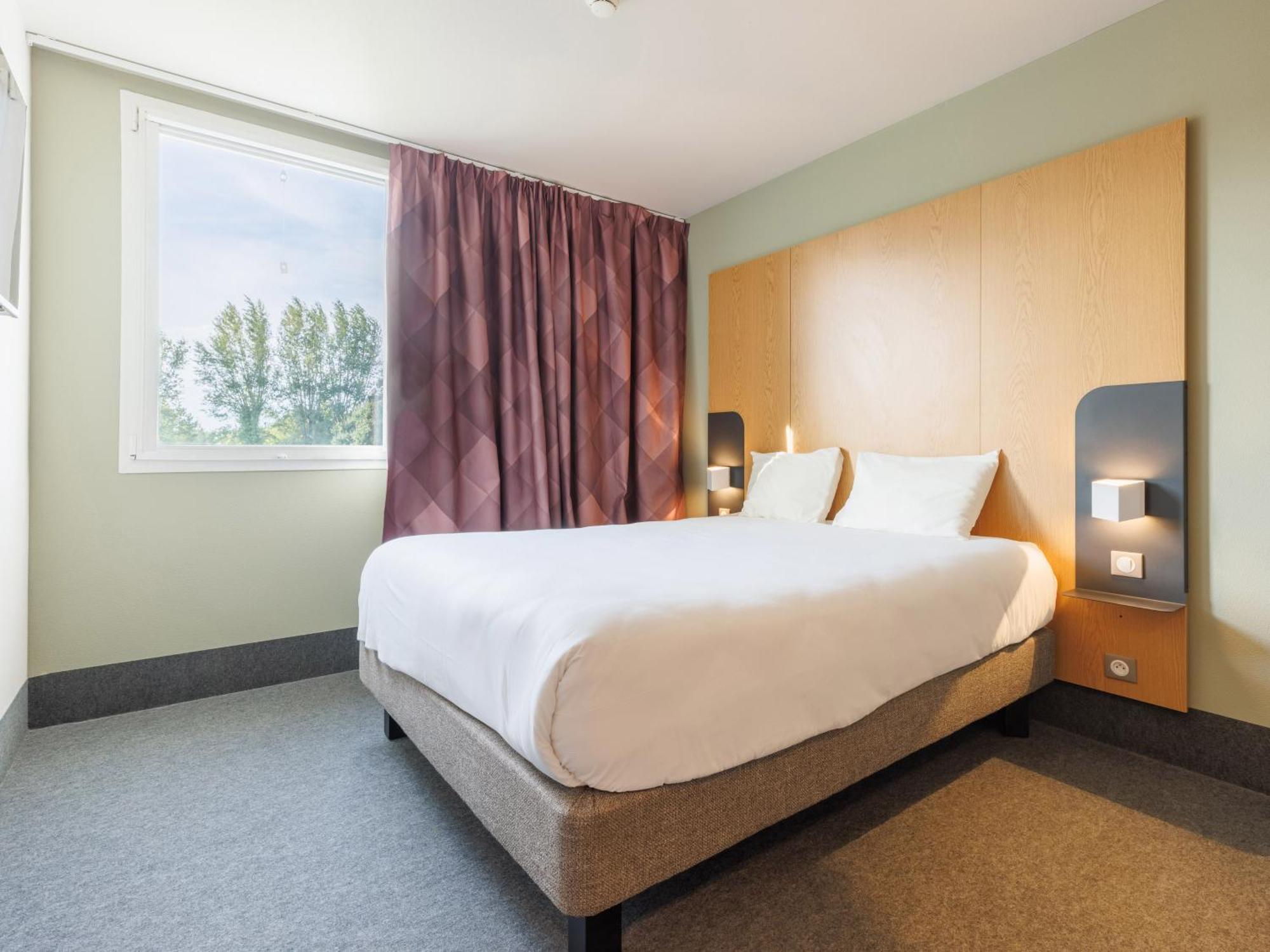 B&B Hotel Clermont-Ferrand Nord Риом Экстерьер фото