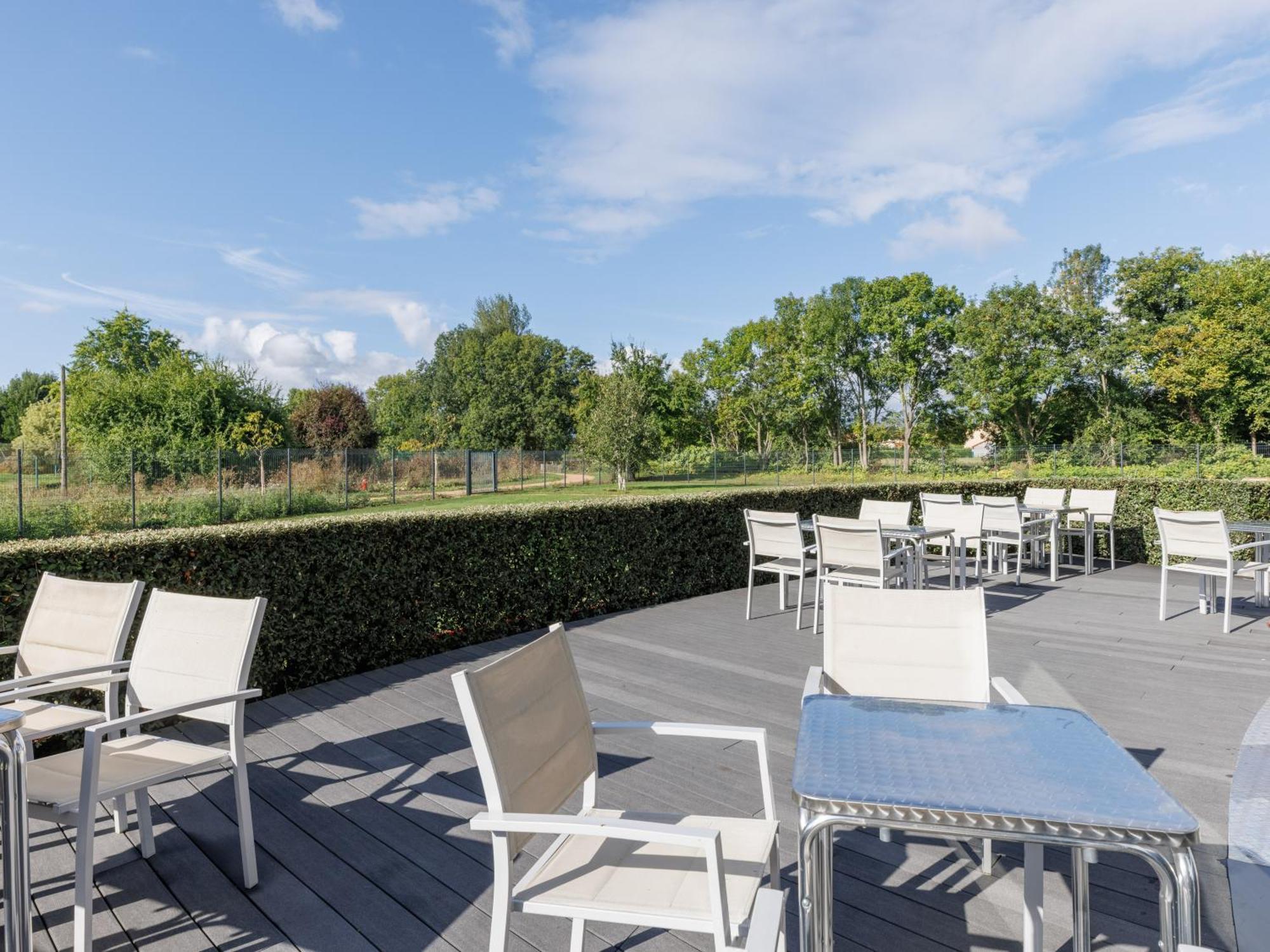 B&B Hotel Clermont-Ferrand Nord Риом Экстерьер фото