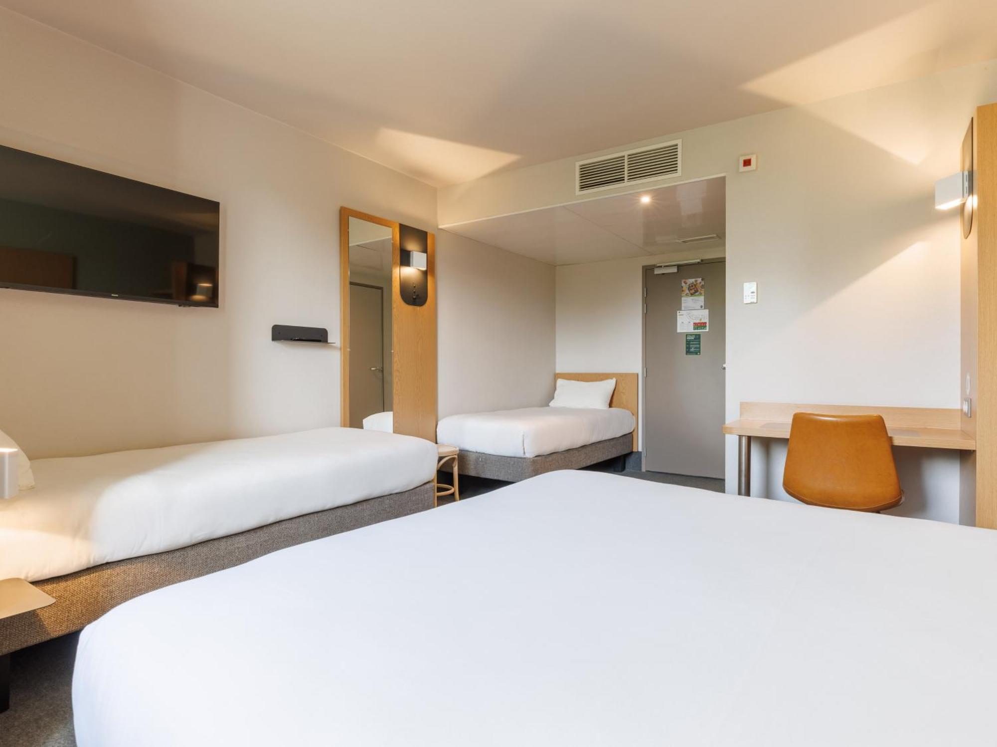 B&B Hotel Clermont-Ferrand Nord Риом Экстерьер фото