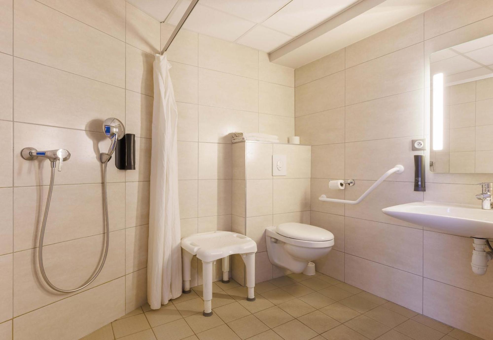 B&B Hotel Clermont-Ferrand Nord Риом Экстерьер фото
