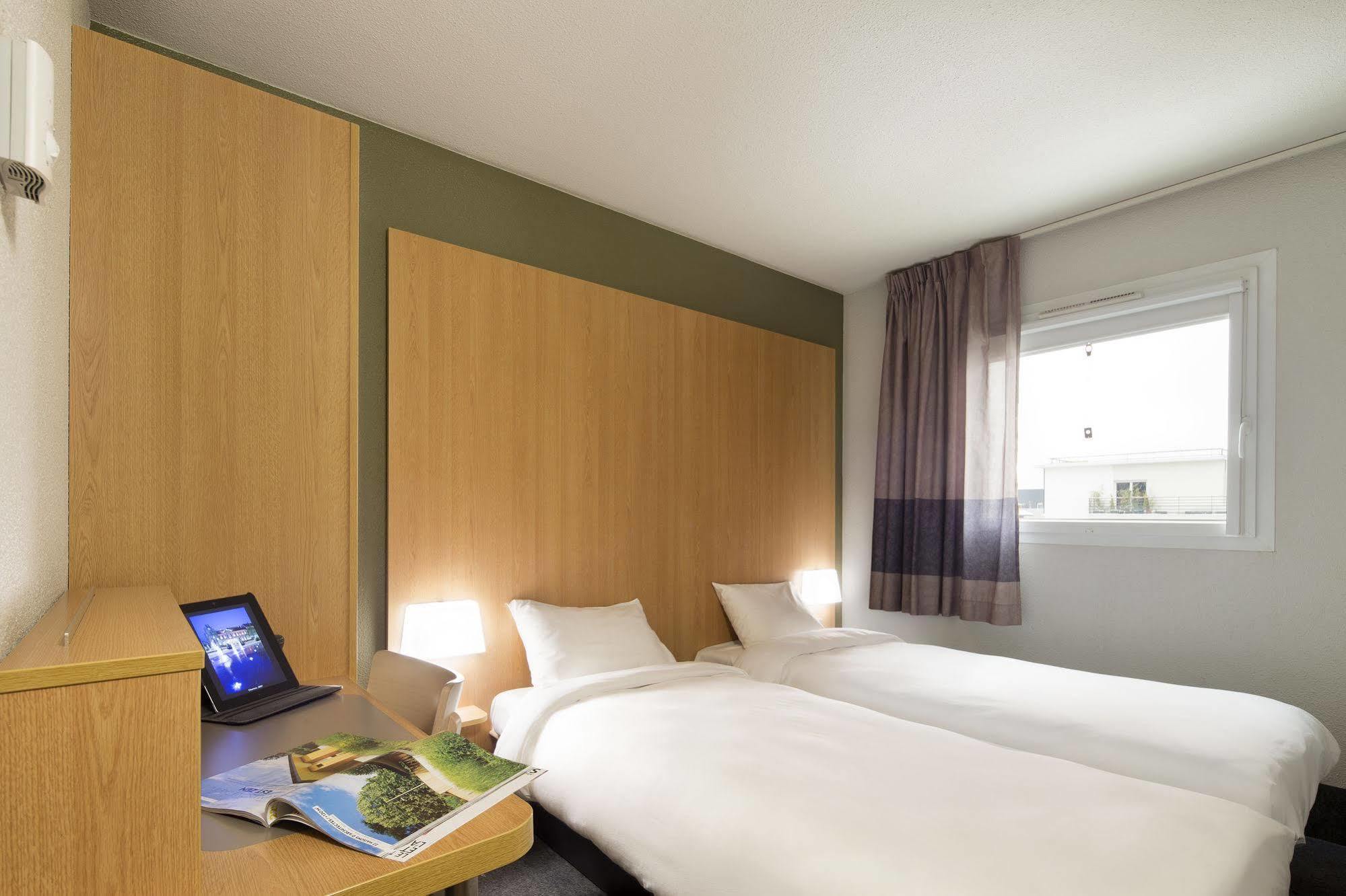 B&B Hotel Clermont-Ferrand Nord Риом Экстерьер фото